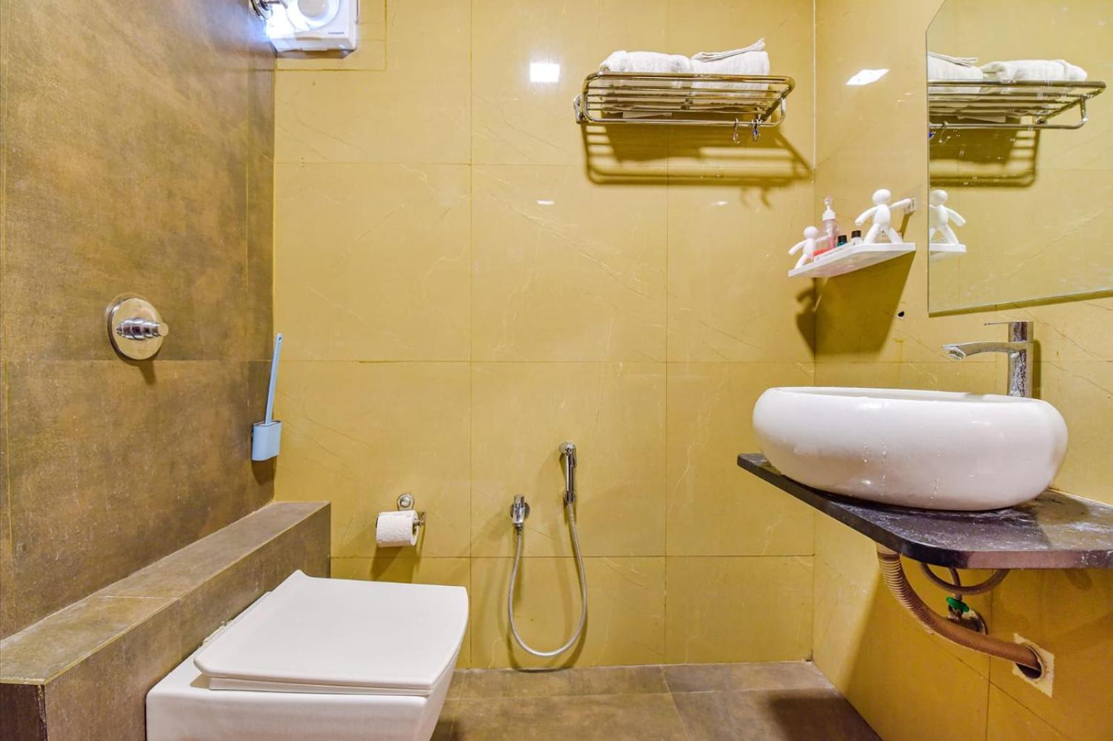 Hotel Avadh Palace, Subhash Bridge, Rto Circle, Ahmedabad Exterior photo