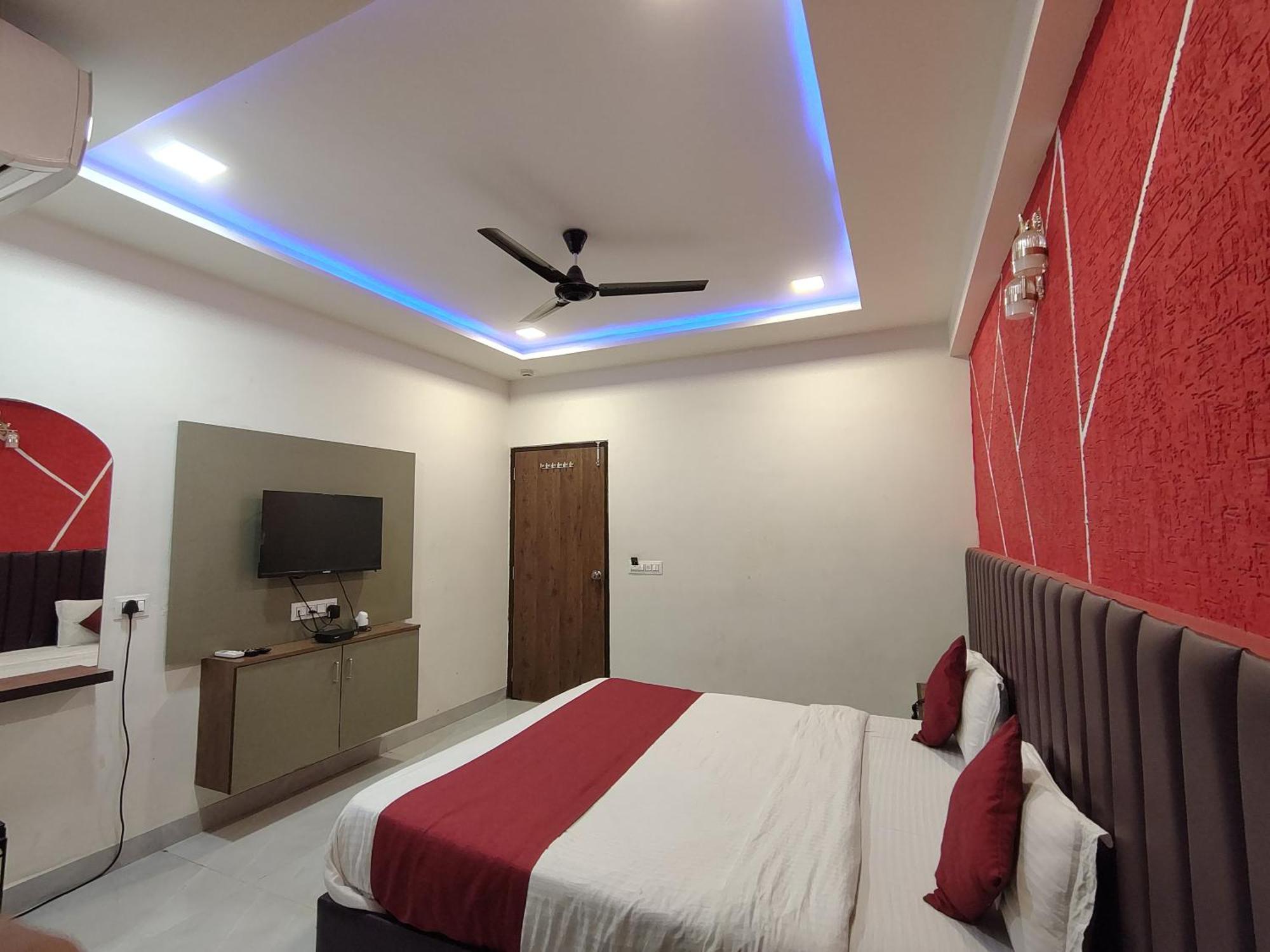 Hotel Avadh Palace, Subhash Bridge, Rto Circle, Ahmedabad Exterior photo