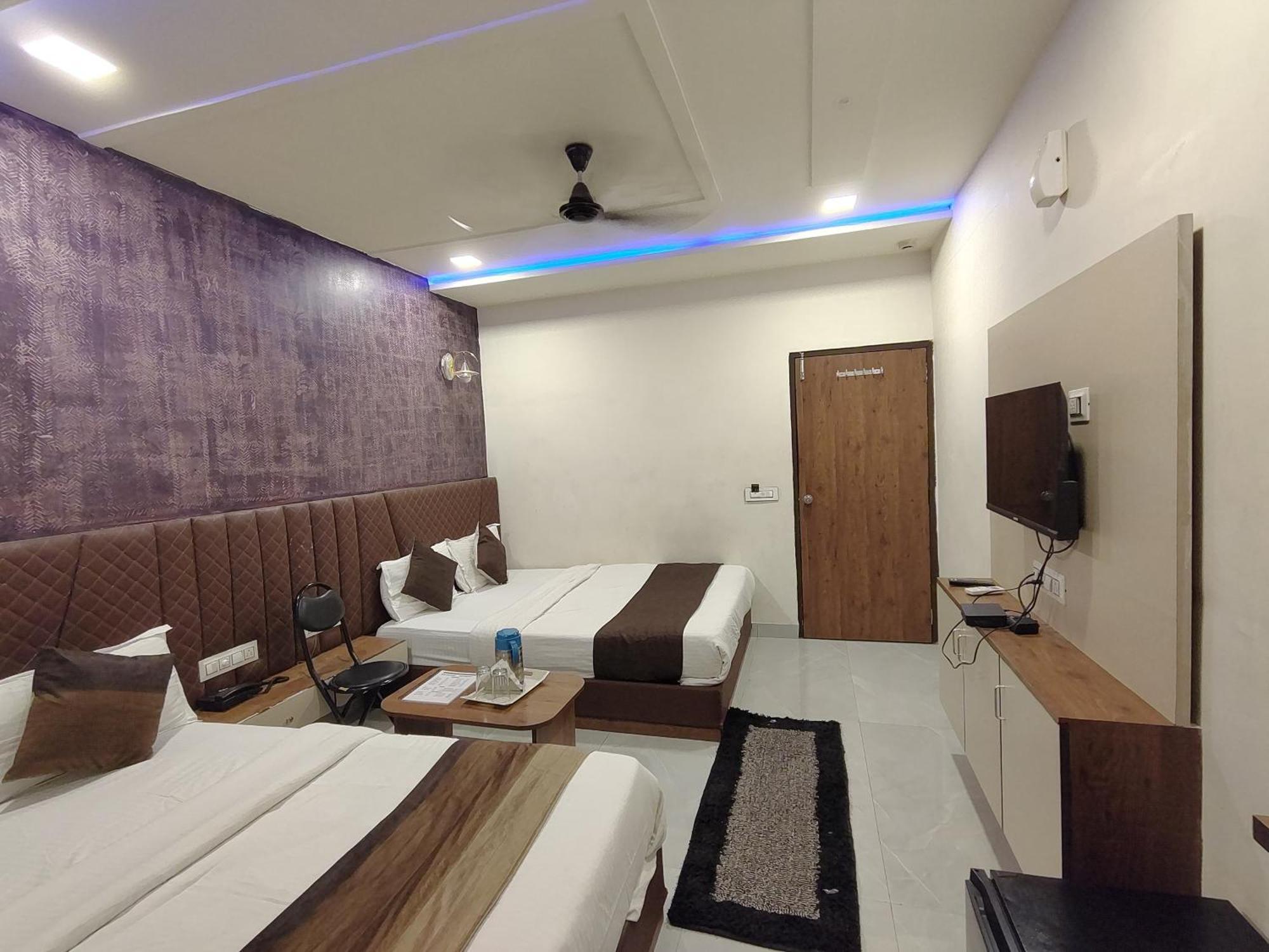 Hotel Avadh Palace, Subhash Bridge, Rto Circle, Ahmedabad Exterior photo
